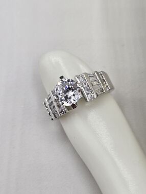 Swarovski Crystal Elements Silver Statement Ring Clear Round Size 7 Prom Bridal